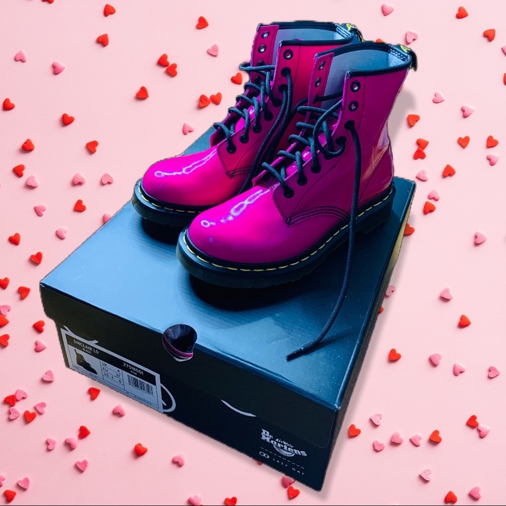 Dr. Martens- Hot Pink